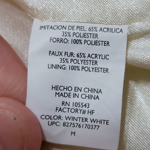 Daisy Fuentes White Faux Fur Vest - Size Medium NWT - Picture 8 of 9